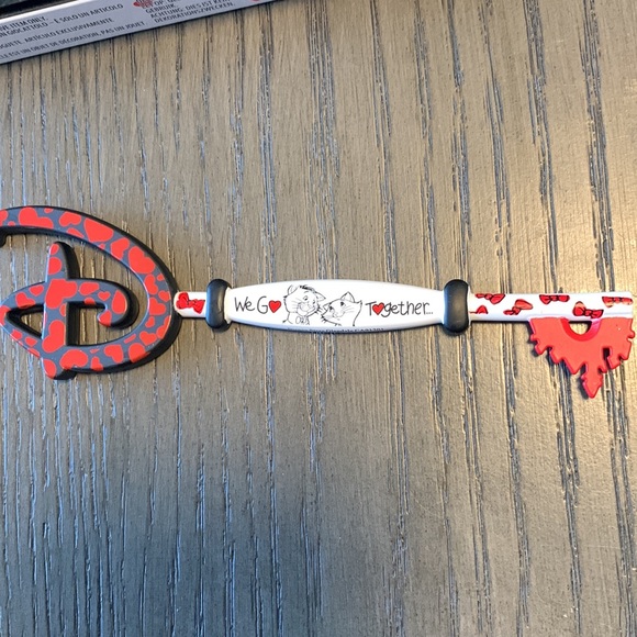 Disney Mystery Key - Love Series - the Aristocats we go together - Picture 2 of 3